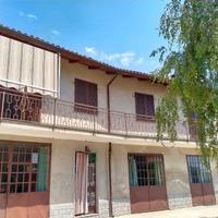 Corsione paese: casa con giardino