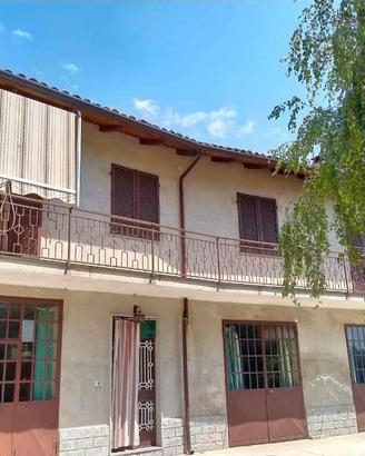 Corsione paese: casa con giardino