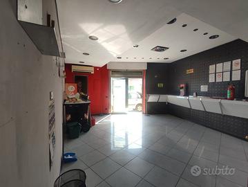 Locale 50 mq. pressi Michelangelo/V.le Regione