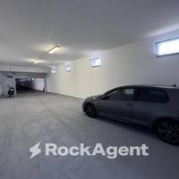 POSSIBILITÀ DI PARCHEGGIARE FINO A 6 AUTO!