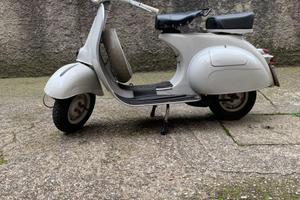 Vespa Piaggio originale 125 anni 60