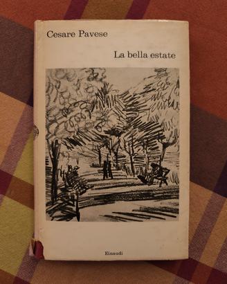 libro La bella Estate di Pavese edizione del 1966