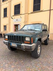 Jeep cerokee 2.5