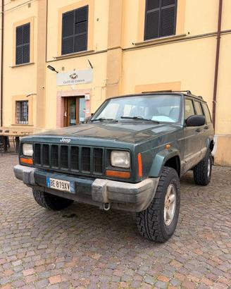 Jeep cerokee 2.5
