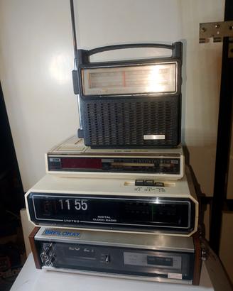 Lotto 4 Radio e Radiosveglie anni 70/80 