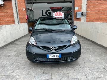 Toyota Aygo 1.0 12V VVT-i 5 porte Sol
