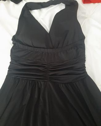 vestito svasato con schiena nuda molto bello