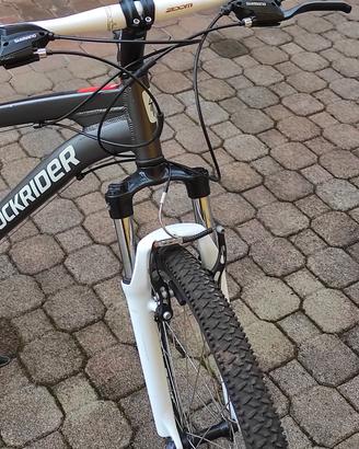Mountain bike ammortizzata 