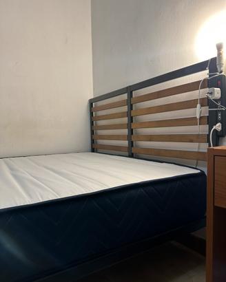 Struttura letto + materasso una piazza e mezza