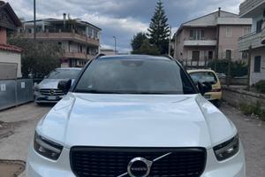 XC-40 D4 r-design 2019