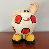 Salvadanaio pallone in terracotta