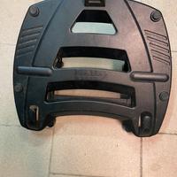 Porta pacchi Givi universale
