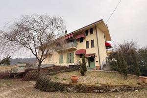 Villa di 363 m² con 4 locali e box auto doppio a B