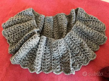 Sciarpa Infinity realizzata a uncinetto mai messa