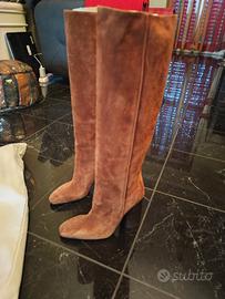 Stivali in camoscio FERRAGAMO nuovi! 