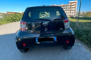 Toyota iQ