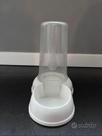 Dispenser automatico acqua/crocchette per animali