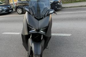 Yamaha x max 300 con 3990km garanzia 2030