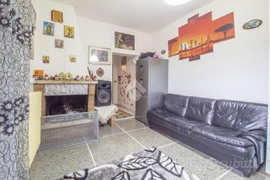 2 LOCALI A MONTEROTONDO