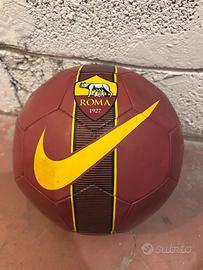Pallone calcio as Roma