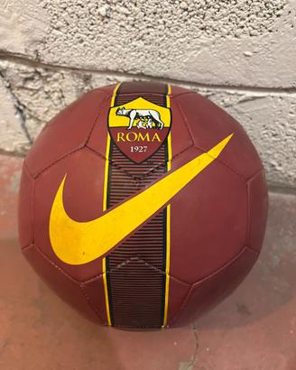 Pallone calcio as Roma