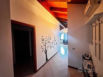 Attico / Mansarda di 128 m² con 4 locali e box aut