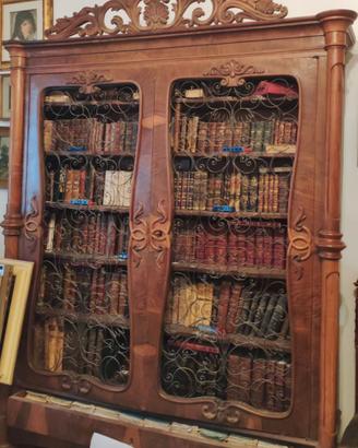 Libreria del 1700 in legno massello