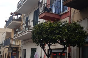 Locale comnecialecon opzione abitazione locasi