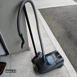 aspirapilvere de longhi 1500 w a traino