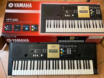 pianola Yamaha YPT-220