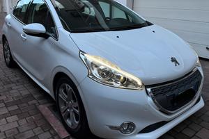 PEUGEOT 208 - ok neopatentati - consumi bassi
