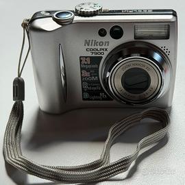 Nikon Coolpix 7900