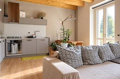 Appartamento di 98 m² con 3 locali e box auto a Ro