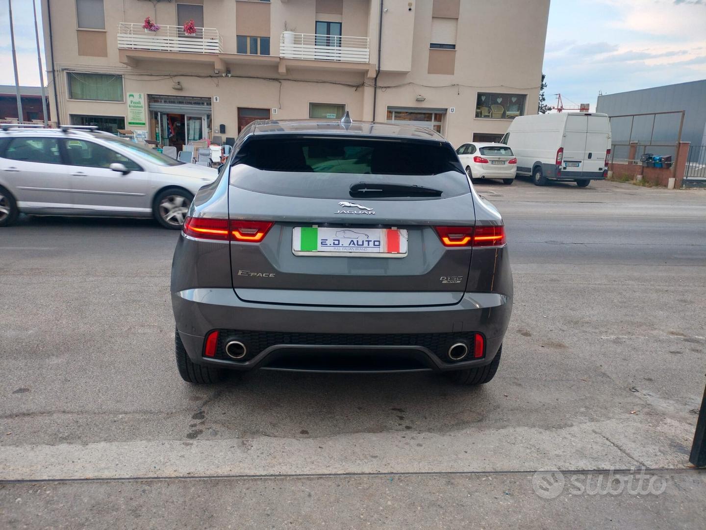 Jaguar E-Pace 2018 photo 5