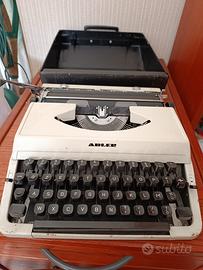 Adler macchina da scrivere portatile
