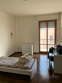 Stanza singola a studentesse fuori sede