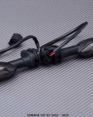 Coppia frecce Y-Perf LED YAMAHA YZF R3 2022 - 2025