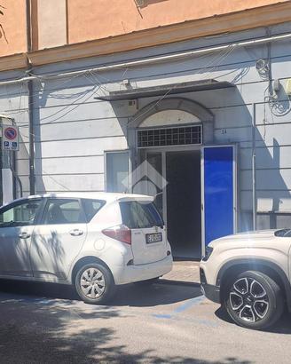 NEGOZIO A CAVA DE' TIRRENI