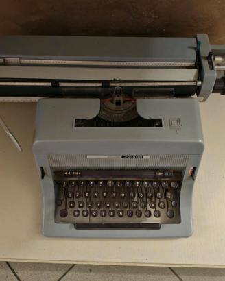 Macchina da scrivere Olivetti Linea 88