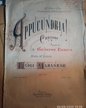 spartito musicale con copertina