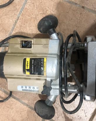 Fresatrice verticale per legno