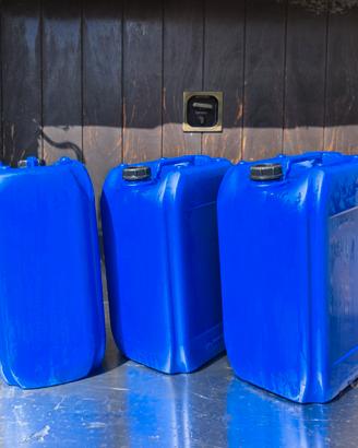 Taniche 25 kg, materiale HDPE
