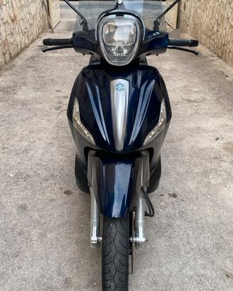 Piaggio Beverly 350