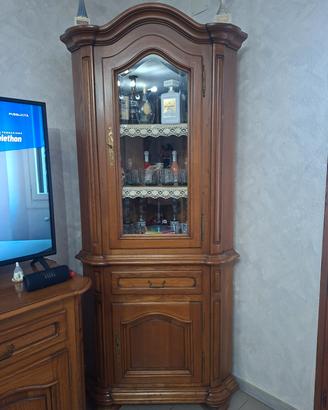 Mobile in legno massello stile classico 