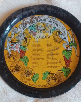ANTICO VASSOIO METALLO "I 38 DOC - PIEMONTE TERRA"