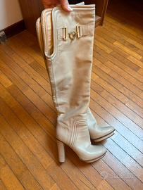 Stivali Elisabetta Franchi beige con tacco alto