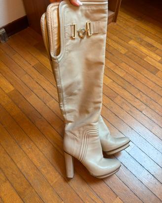 Stivali Elisabetta Franchi beige con tacco alto