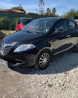 Lancia Ypsilon 1.2 69 CV Unyca