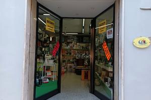 Attività commerciale materiale elettrico