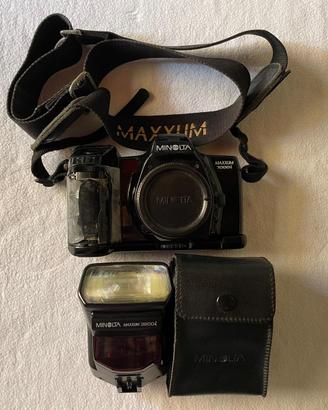 Minolta Dinax (Maxxum) 7000i + Minolta Flash 3200i